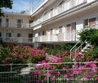 Juli Apartments, alloggi privati a Nea Potidea, Grecia