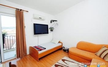 Apartments Kosta, private accommodation in city Šušanj, Montenegro