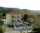 SERVETAS APARTMENTS, alojamiento privado en Vourvourou, Grecia