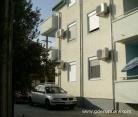 Bâtiment résidentiel, logement privé à Srima, Croatie