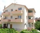 Apartmaji Belas, zasebne nastanitve v mestu Trogir, Hrvaška